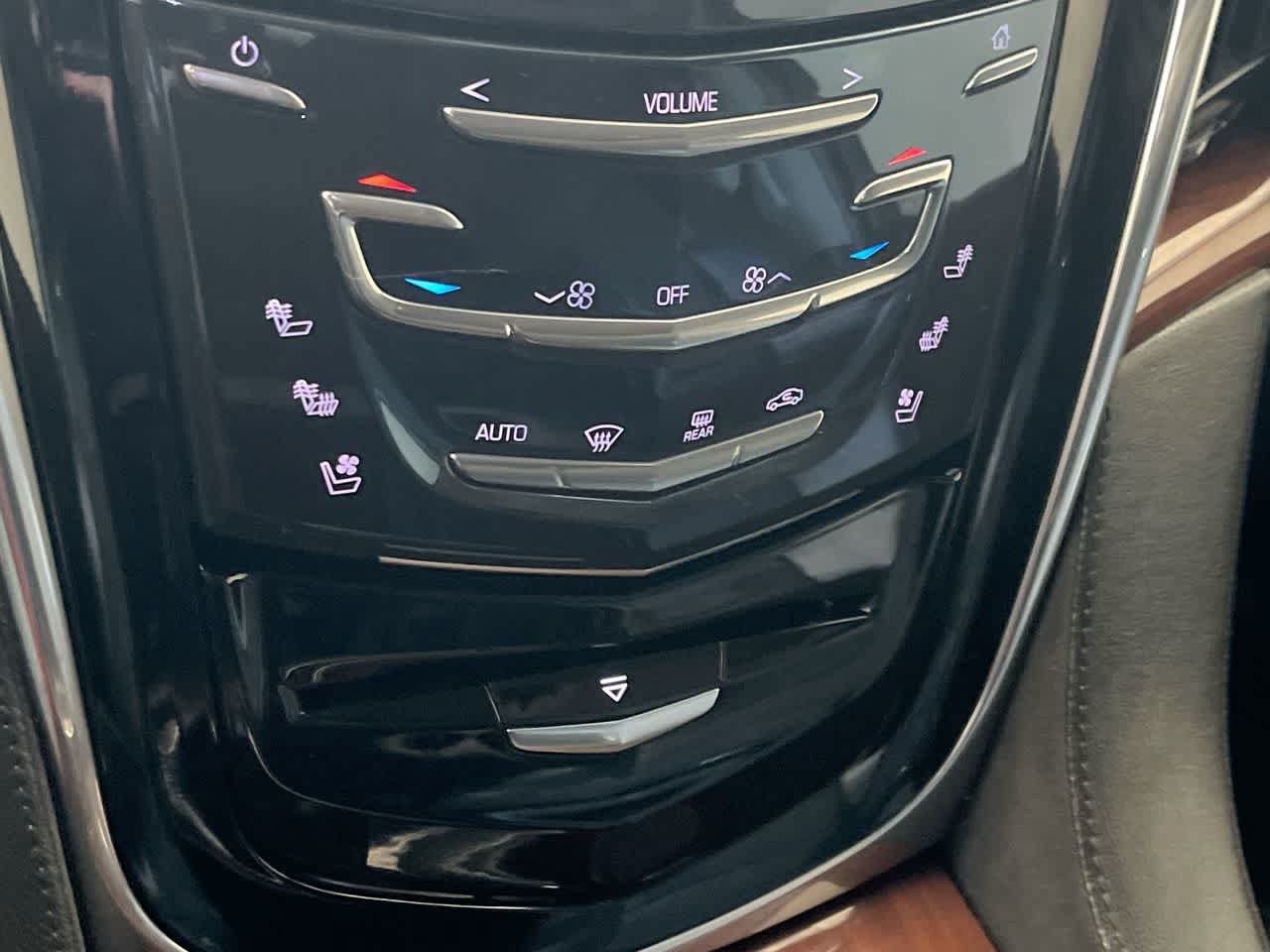 Used 2018 Cadillac Escalade ESV Premium Luxury AWD/4WD image 19