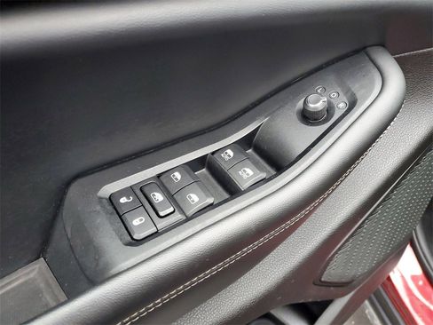 Used 2023 Jeep Grand Cherokee L Laredo image 25