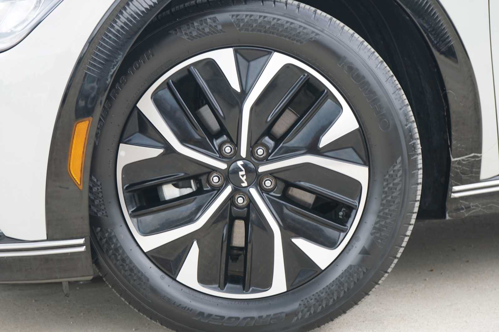 Used 2023 Kia EV6 Wind RWD image 2