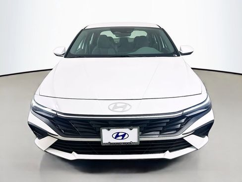 New 2026 Hyundai Elantra Hybrid FWD image 2