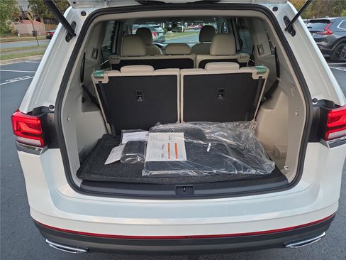 New 2026 Volkswagen Atlas SE image 29