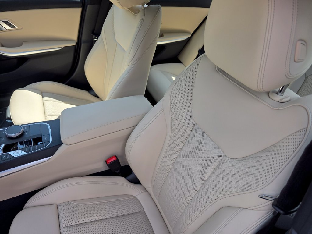 Certified 2023 BMW 330i xDrive Sedan AWD/4WD image 10
