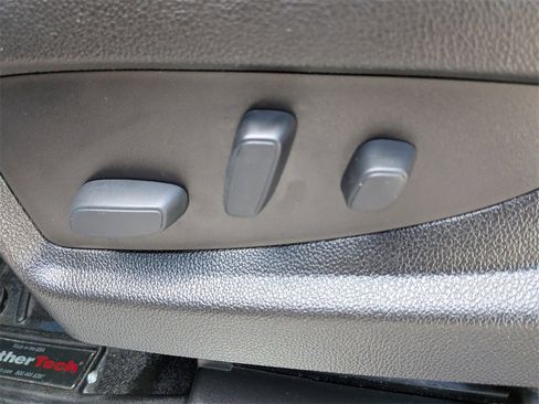 Used 2017 Chevrolet Suburban Premier image 19