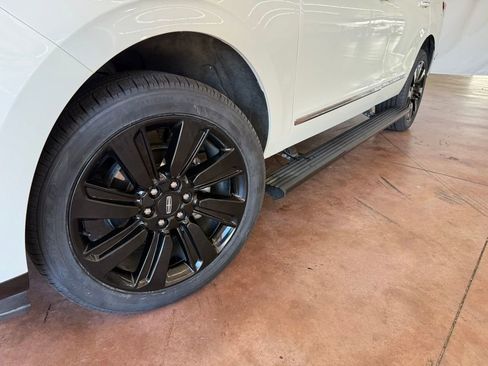 Used 2023 Lincoln Navigator Reserve image 26