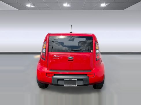 Used 2011 Kia Soul + image 10