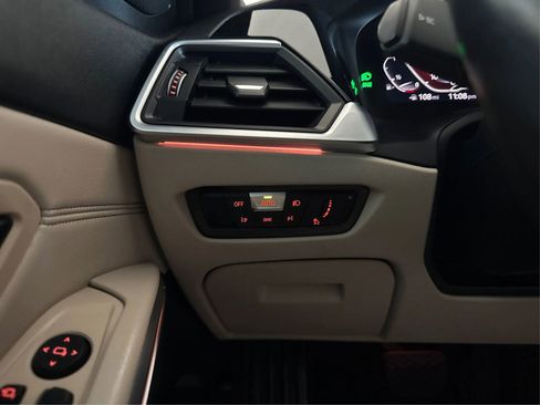 Used 2019 BMW 330i Sedan w/ Convenience Package image 18