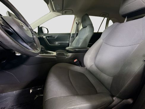 Used 2020 Toyota RAV4 LE image 21