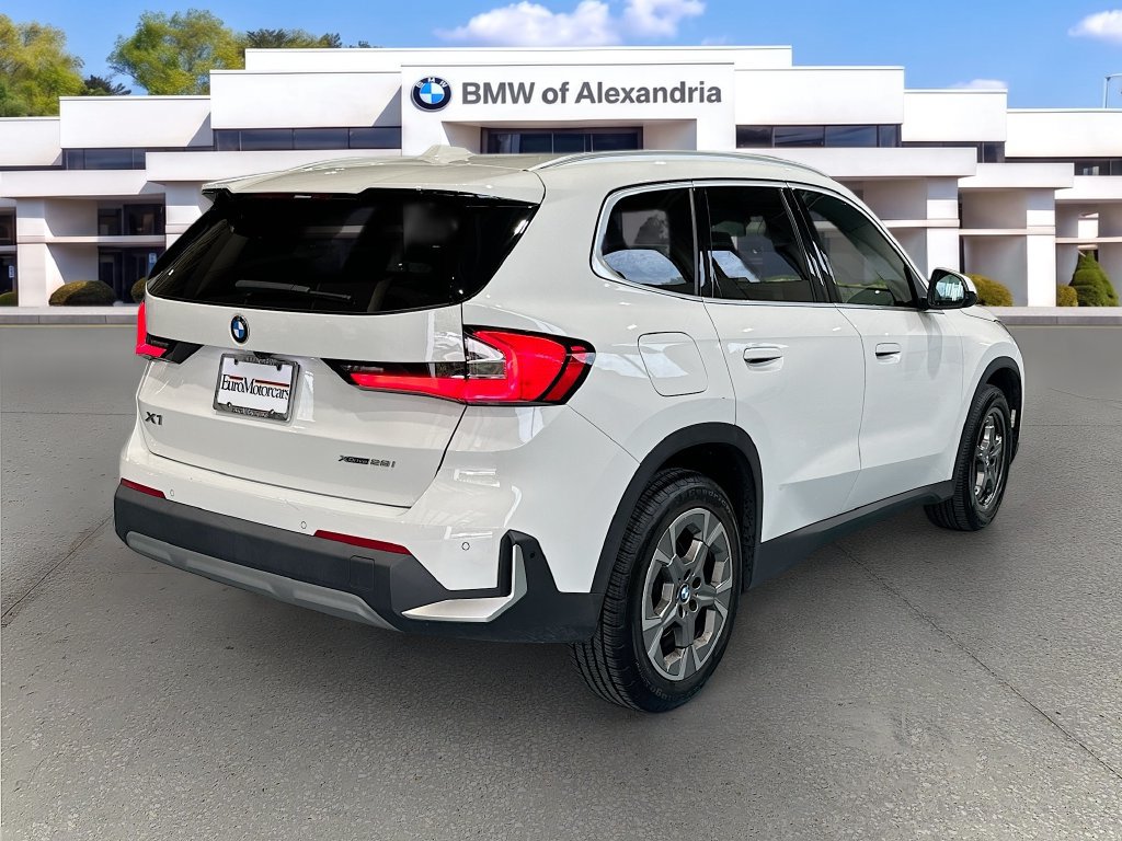 Used 2023 BMW X1 xDrive28i w/ Convenience Package AWD/4WD image 5