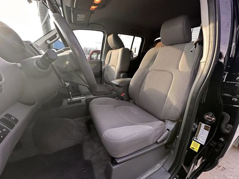 Used 2014 Nissan Frontier SV w/ SV Value Truck Package image 9