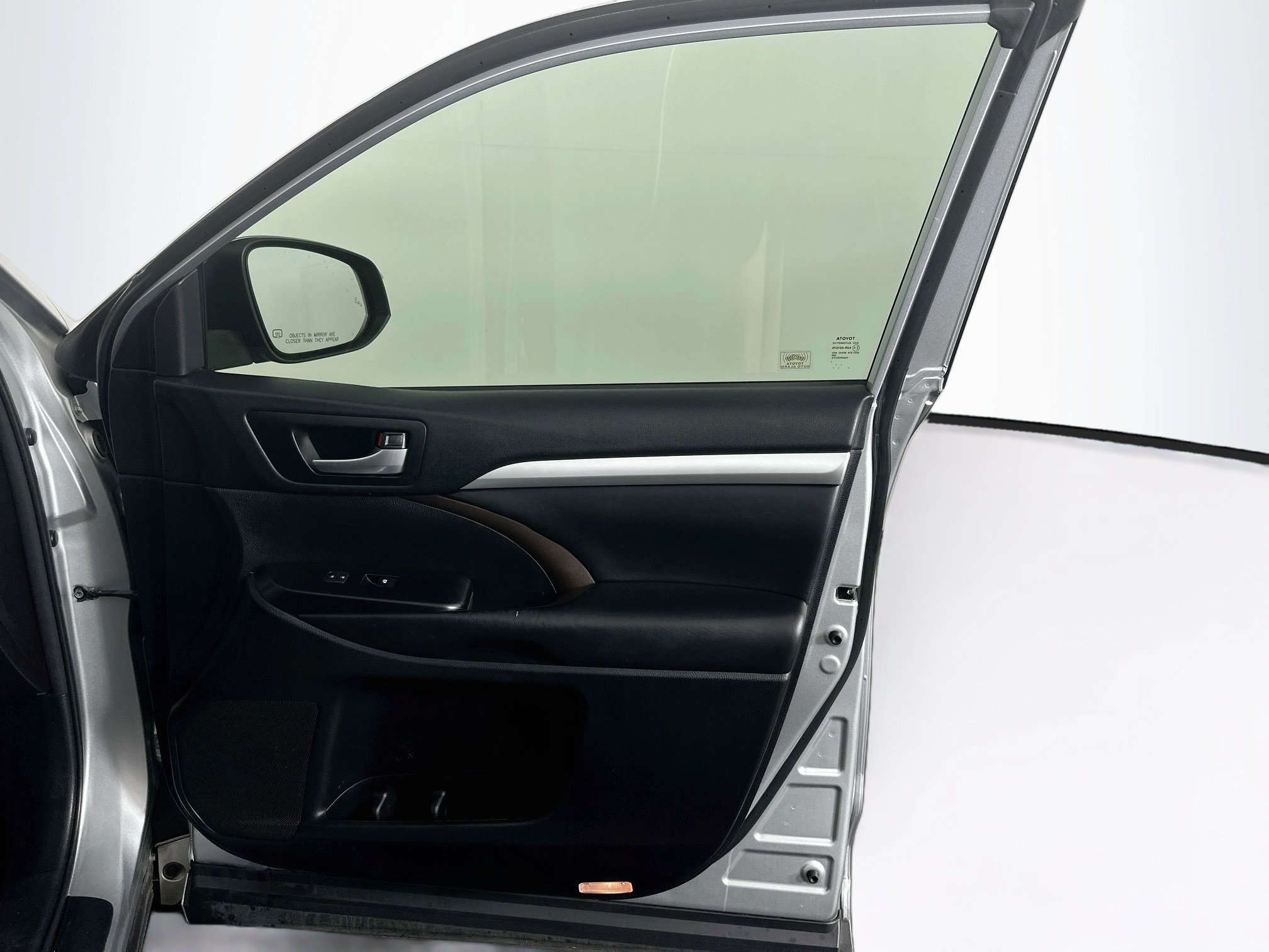 Used 2018 Toyota Highlander XLE FWD image 35