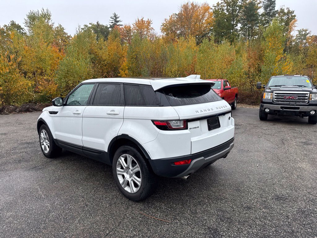 Used 2018 Land Rover Range Rover Evoque SE AWD/4WD image 3