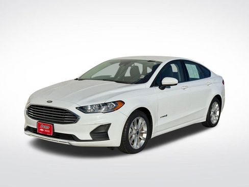Used 2019 Ford Fusion SE image 1