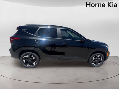 New 2026 Kia Seltos S FWD image 3