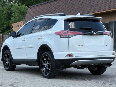 Used 2017 Toyota RAV4 SE FWD image 3