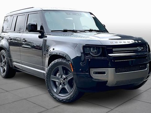 Used 2023 Land Rover Defender 110 X-Dynamic SE image 3