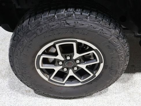 Used 2025 Jeep Wrangler Unlimited Rubicon image 8