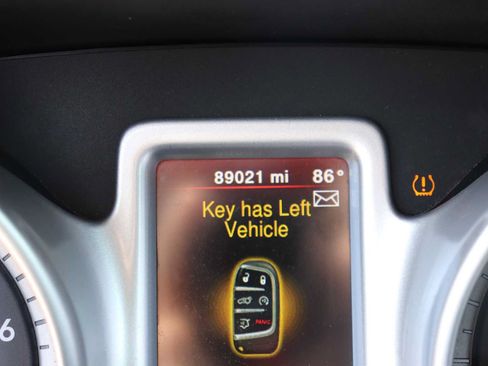 Used 2017 Dodge Journey SE w/ Flexible Seating Group FWD image 11