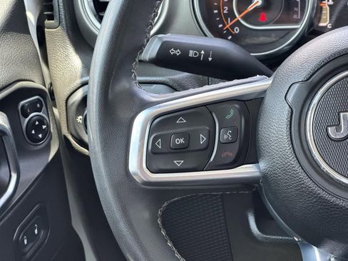 Used 2023 Jeep Gladiator Overland image 10