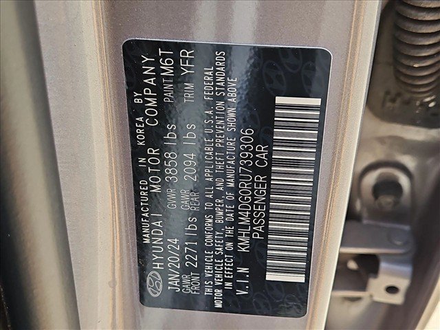 Used 2024 Hyundai Elantra SEL FWD image 24