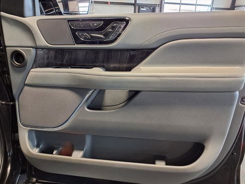 Used 2019 Lincoln Navigator L Reserve image 15
