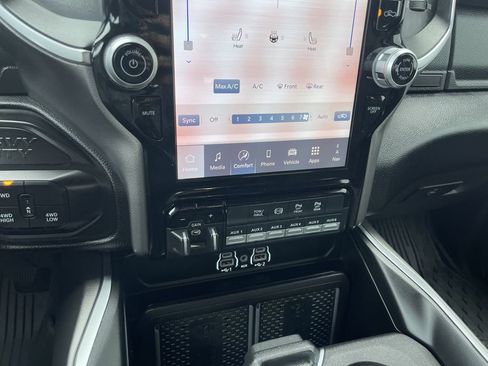 New 2026 RAM 2500 Big Horn AWD/4WD image 27