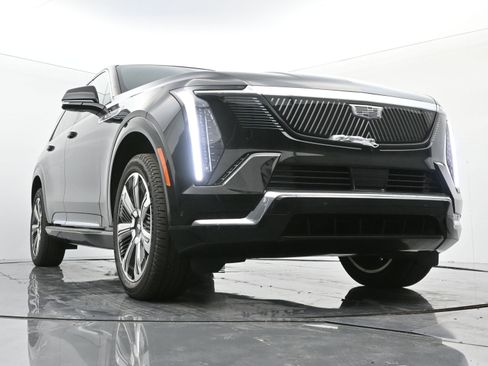 New 2025 Cadillac Escalade IQ Luxury 2 image 22