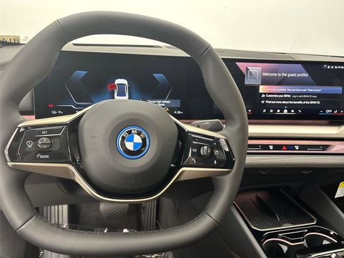 New 2026 BMW i5 eDrive40 image 22
