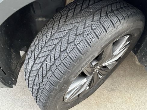 Used 2022 Volkswagen Tiguan SE image 11