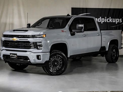 Used 2024 Chevrolet Silverado 2500 LT image 5