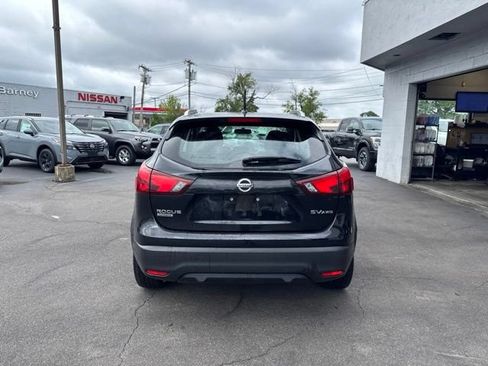 Used 2017 Nissan Rogue Sport SV w/ SV All-Weather Package AWD/4WD image 3