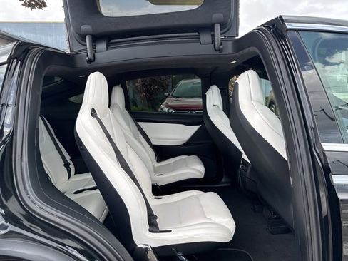 Used 2019 Tesla Model X 100D image 15