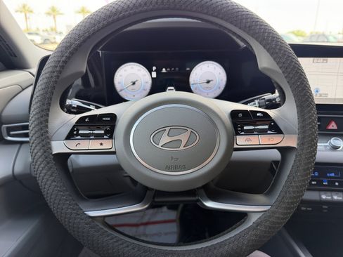 Certified 2024 Hyundai Elantra SEL FWD image 9