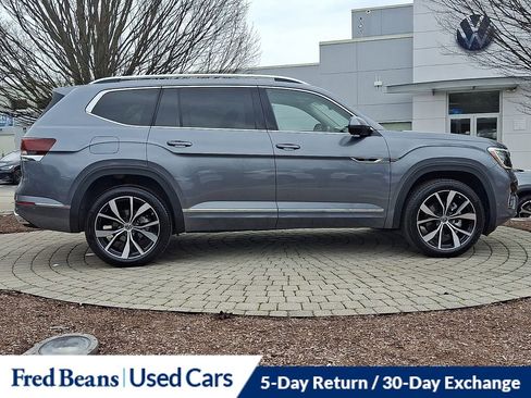 Certified 2025 Volkswagen Atlas SEL Premium R-Line image 7