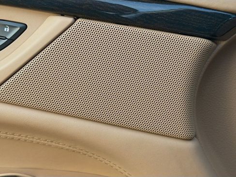 Used 2019 Cadillac Escalade Platinum image 23