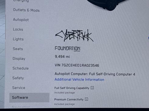 Used 2024 Tesla Cybertruck AWD Crew Cab image 10