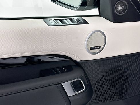 Certified 2023 Land Rover Discovery S R-Dynamic AWD/4WD image 16