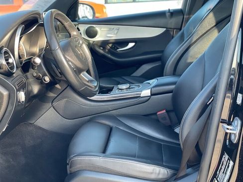 Used 2019 Mercedes-Benz GLC 300 image 4