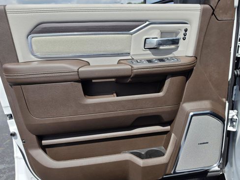 New 2026 RAM 2500 Laramie AWD/4WD image 17