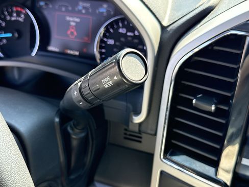 Certified 2022 Ford F250 Lariat w/ Black Appearance Package image 25