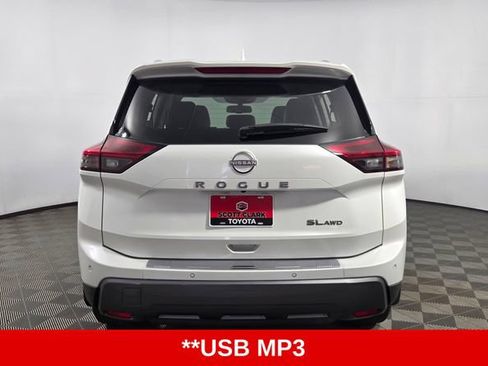 Used 2024 Nissan Rogue SL w/ SL Premium Package AWD/4WD image 7