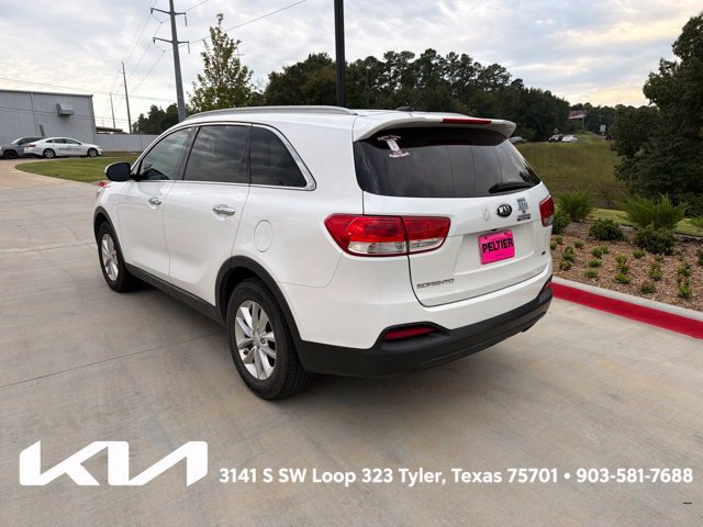 Used 2017 Kia Sorento FWD image 8