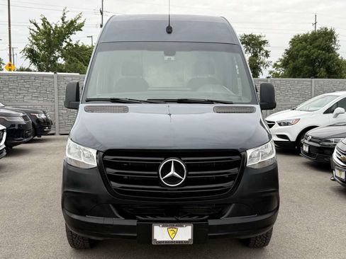 Used 2019 Mercedes-Benz Sprinter 170 image 2