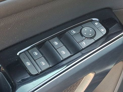 Used 2023 Nissan Pathfinder SL w/ Lighting Package (N92) AWD/4WD image 26