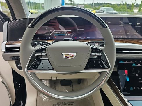 New 2026 Cadillac Escalade Platinum Luxury w/ LPO, Radiant Package AWD/4WD image 28