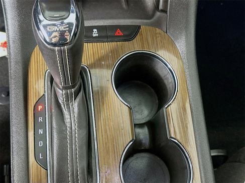 Used 2019 GMC Acadia SLE w/ Driver Alert Package I image 17