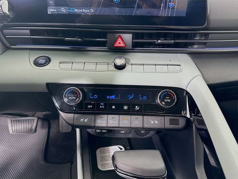 New 2026 Hyundai Elantra Limited FWD image 14