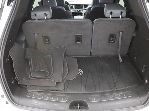 Used 2023 Buick Enclave Essence AWD/4WD image 27
