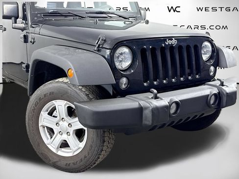 Used 2017 Jeep Wrangler Unlimited Sport w/ Connectivity Group AWD/4WD image 36