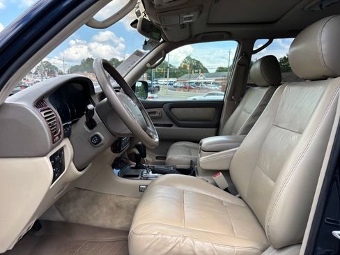 Used 2004 Toyota Land Cruiser w/ Convenience Pkg AWD/4WD image 17