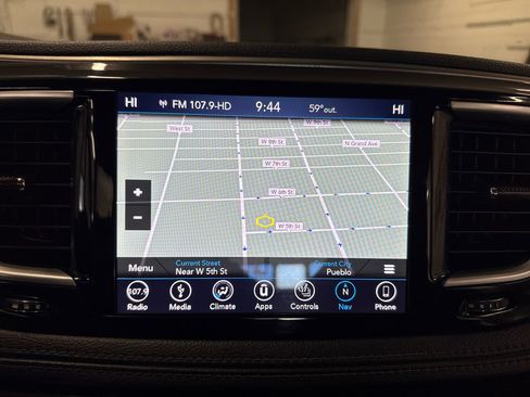 Used 2018 Chrysler Pacifica Limited image 18
